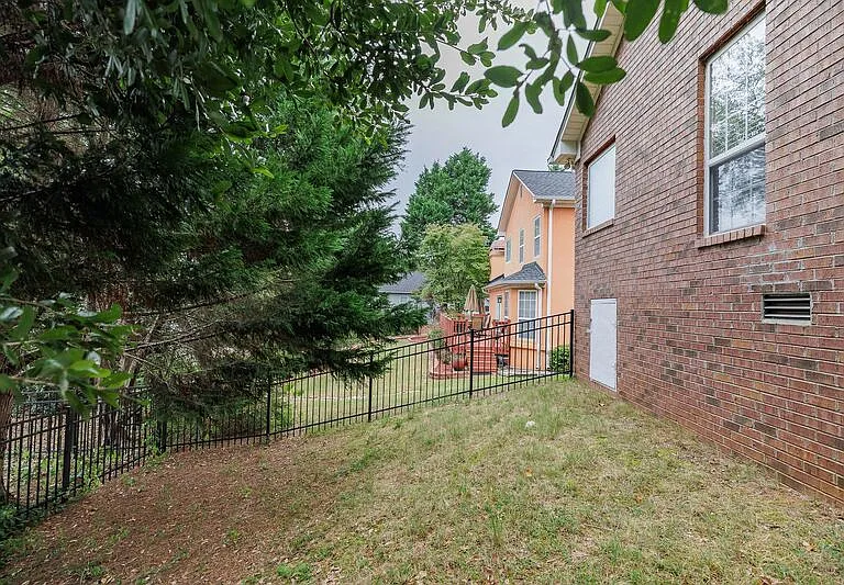 195 Bedford Dr — Photo 28