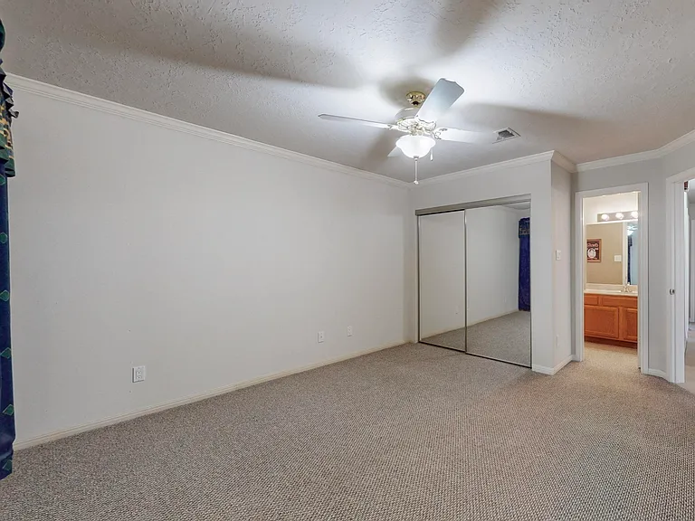 Mstr Bedroom