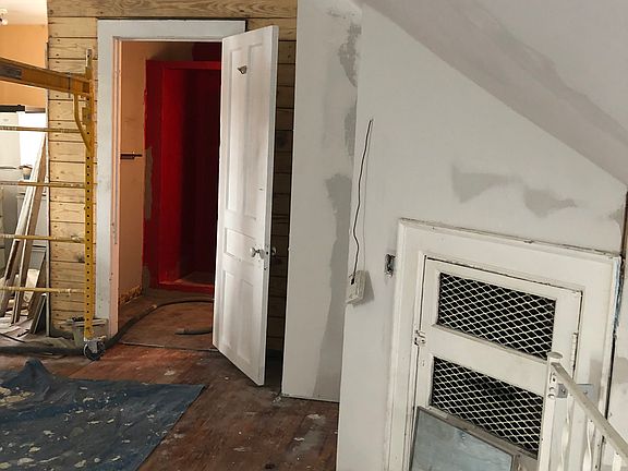 4th image of 859 Richmond Ave #3