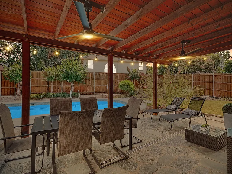 746 River Oak Way — Photo 37