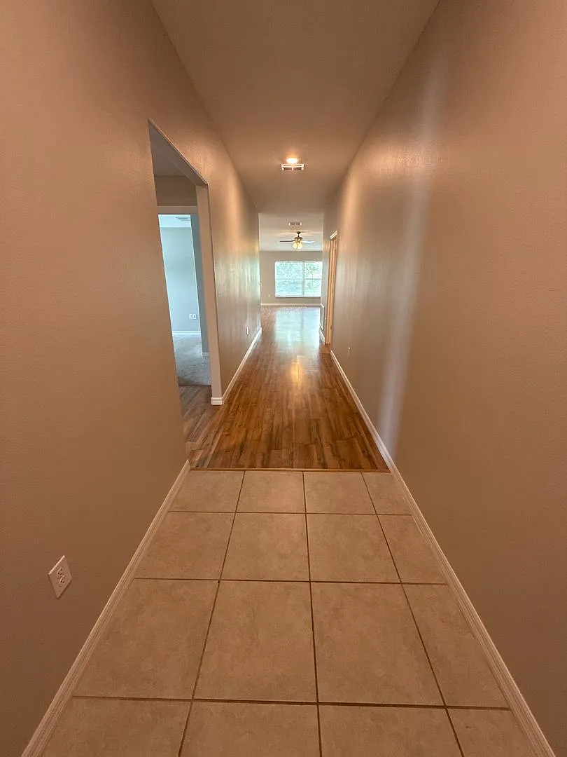 Sw Location 4/2/2 **Won't Last** — Photo 4