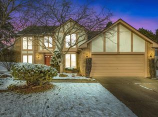 441 Silvervale Dr, Rochester Hills, MI 48309