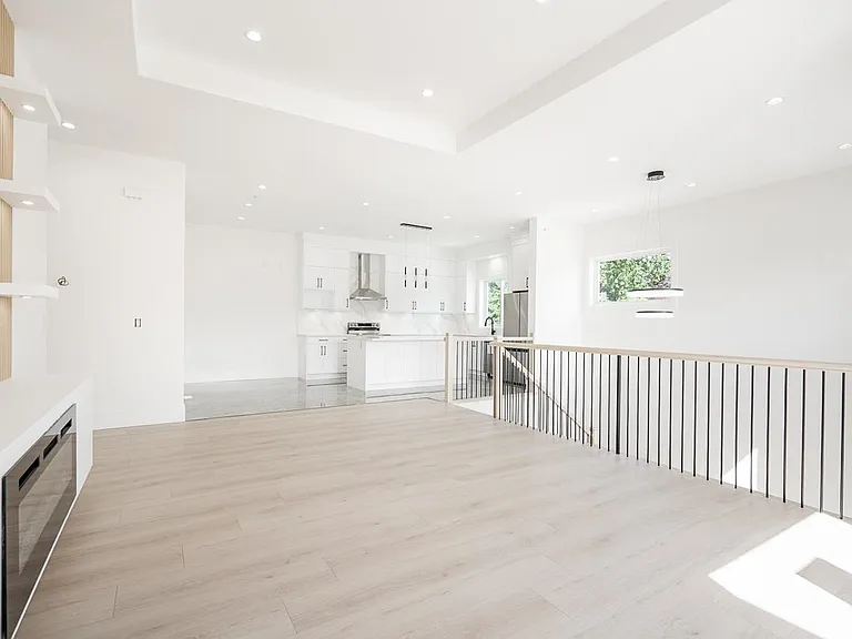 45945 Lewis Ave #UPPER B — Photo 6