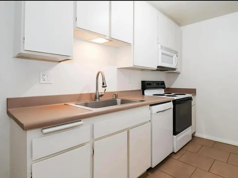 5700 Baltimore Dr #187 — Photo 8
