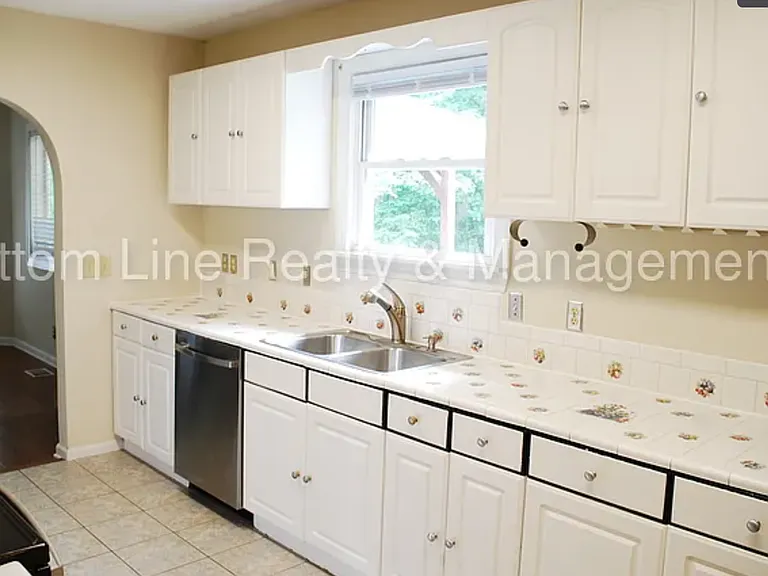 7800 Ocala Rd #B — Photo 15