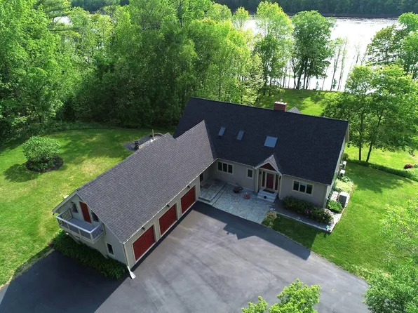 38 Agry Point Road, Pittston, ME 04345