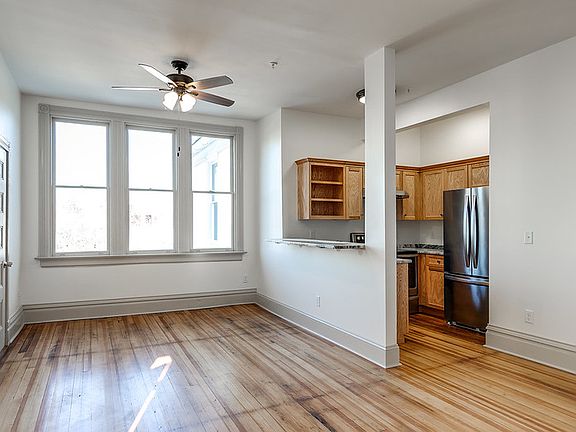 4th image of 2112 Monteiro Ave #303