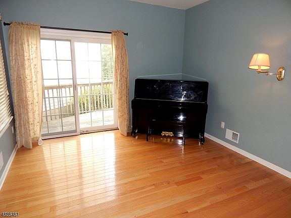4th image of 1123 Smith Manor Blvd #63