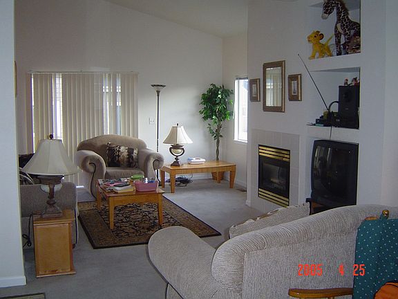  Huge Family Room