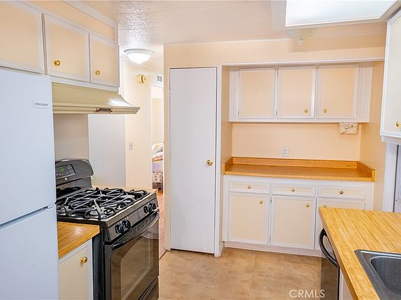 5th image of 720 W Santa Maria St Space 14