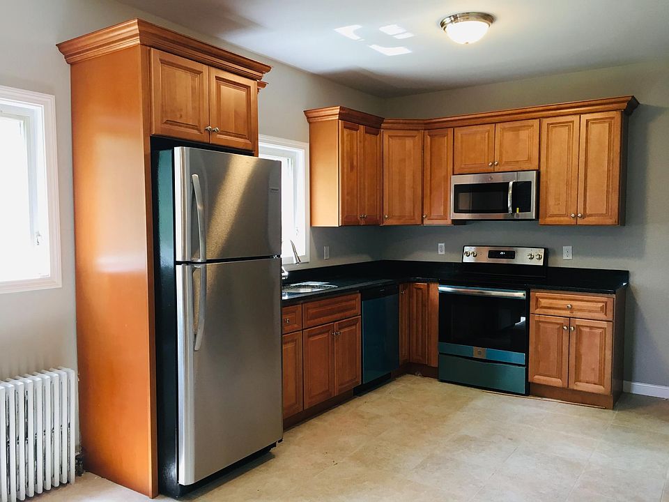 2nd image of 54 Gilbert St #1