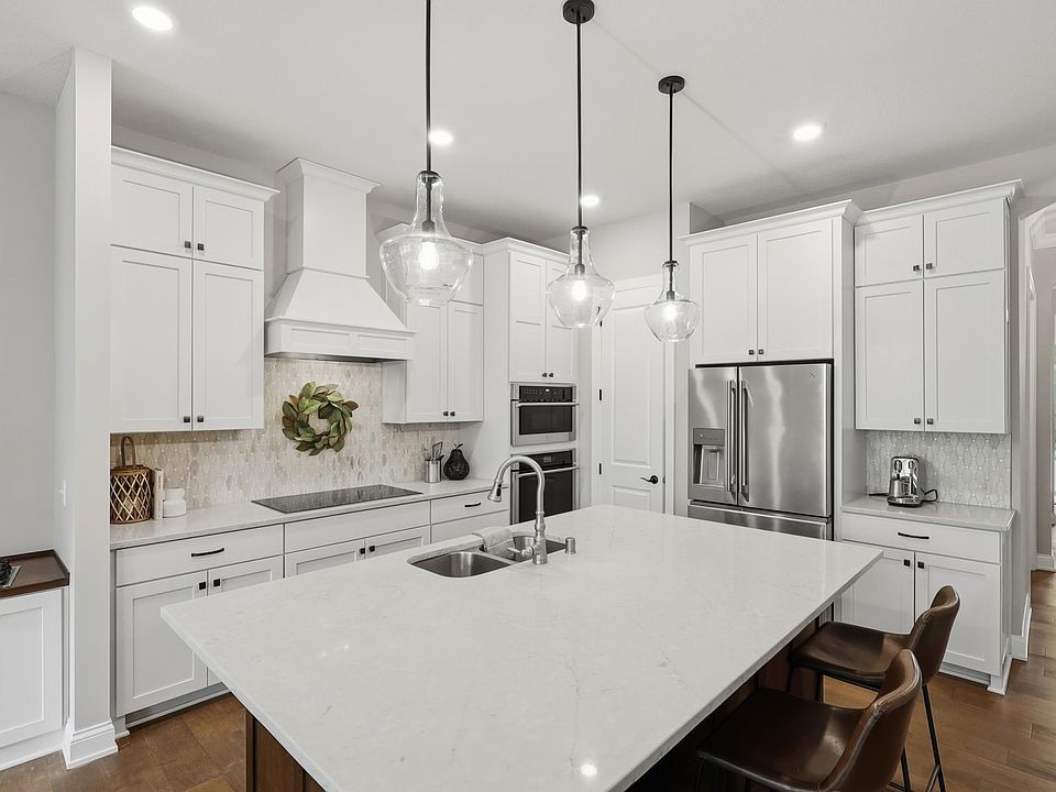 1st image of 16383 Glory Ln