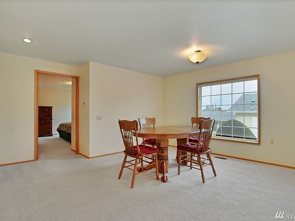 3rd image of 105 Carl Sandburg Dr