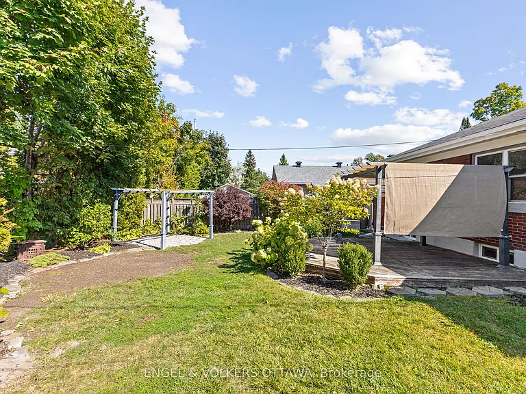 855 Weston Dr — Photo 33
