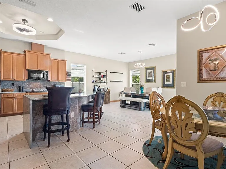 10206 Shooting Star Ct — Photo 16
