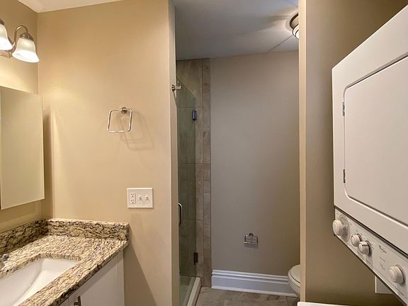 4th image of 1822 Marconi Ave APT B