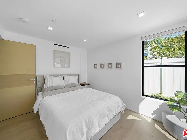 1500 Ocean Dr — Photo 16