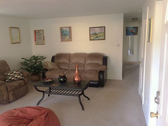 2nd image of 3727 Fellows St