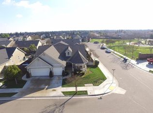 588 W Serena Ave, Clovis, CA