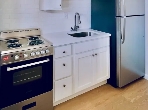 1710 Broad Street, 1710 Broad St APT 11, Providence, RI 02905