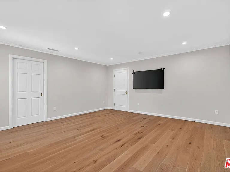 462 Warner Ave — Photo 41