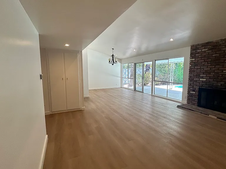 24246 Hatteras St — Photo 6