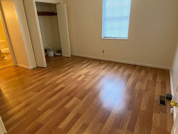5th image of 914 N Church St #914