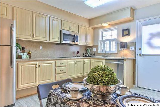 1st image of 337 Canterbury Court #A