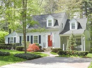 9 Oxbow Rd, Lynnfield, MA 01940