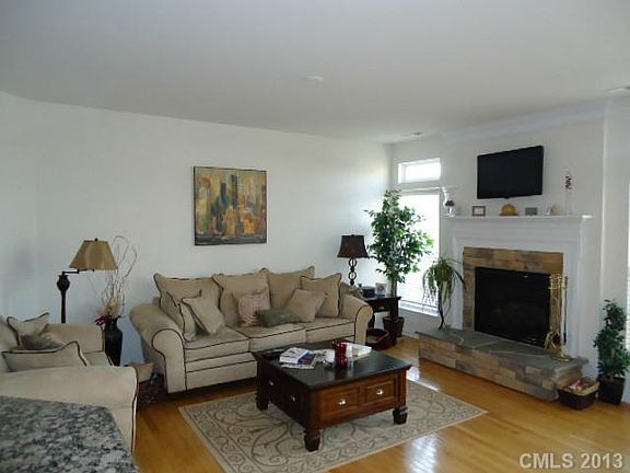 4th image of 2231 Bonner Bridge Ct