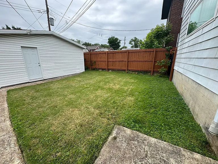 4645 Wilcox Ave — Photo 3