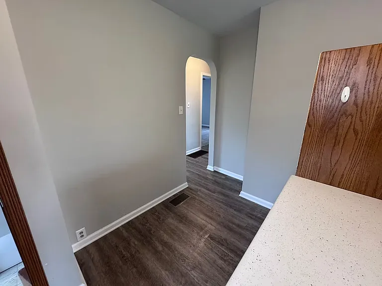2704 S Macedonia Ave — Photo 13