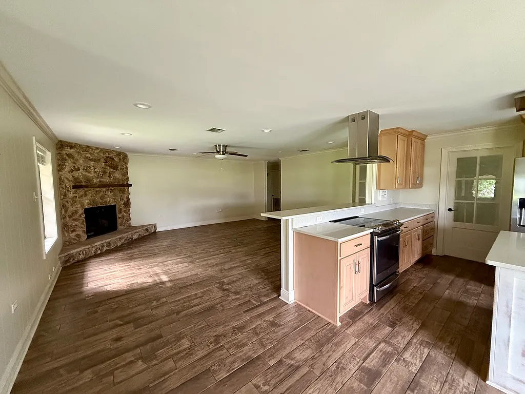 3 bed, 2.5 bath, 1700 sqft, $2,000 — Photo 4
