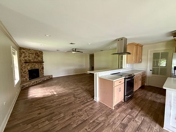 4th image of 414 Back Project Rd