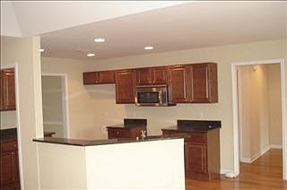 5th image of 907 Melrose Dr