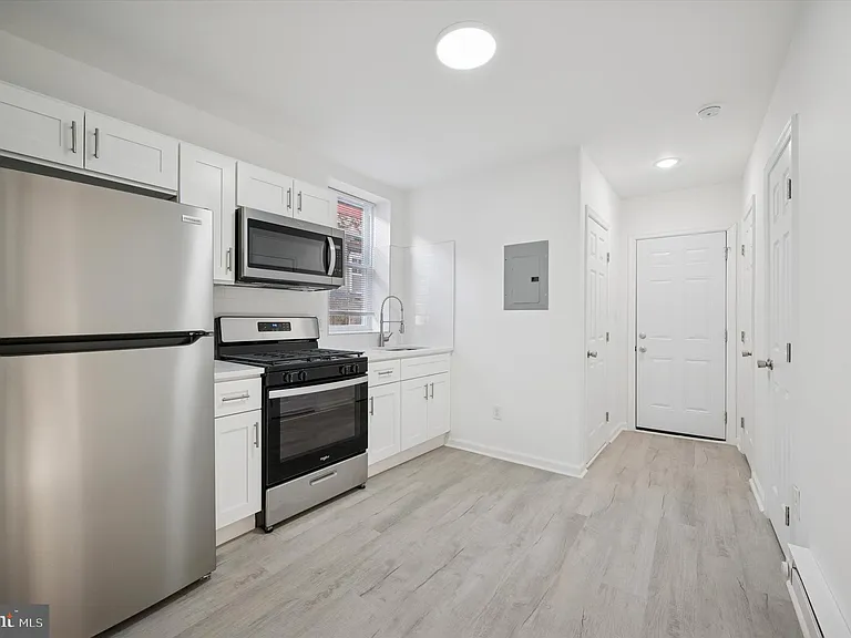 1418 W Erie Ave #4 — Photo 5