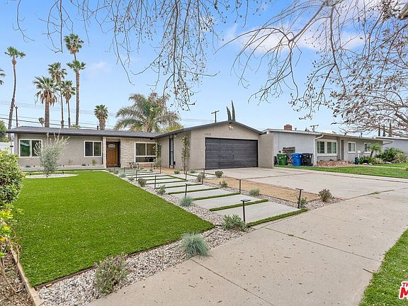 4th image of 22832 Cantlay St