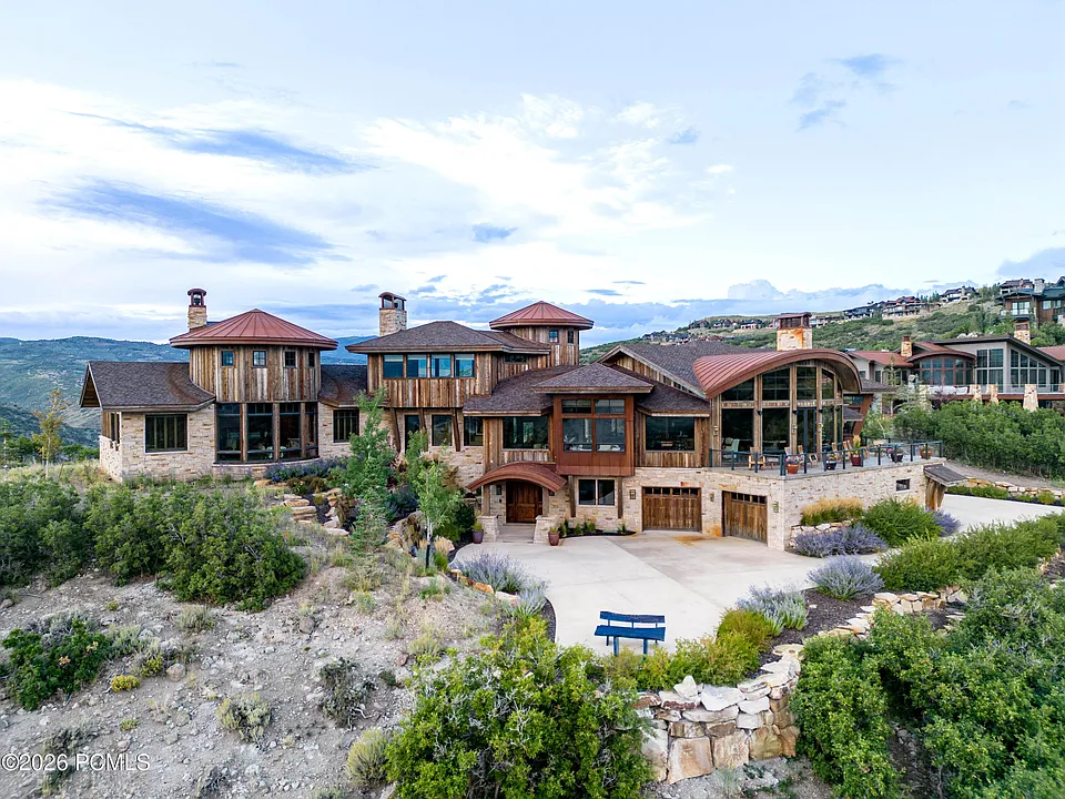 2367 E Canyon Gate Rd