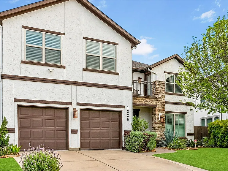 1826 Jade Hollow Ln — Photo 1