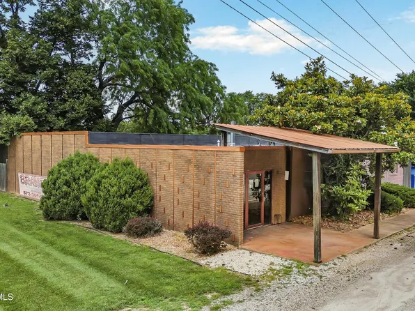 1401 E Main St, Linn, MO 65051