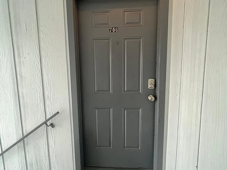 1000 S Semoran Blvd #706 — Photo 3
