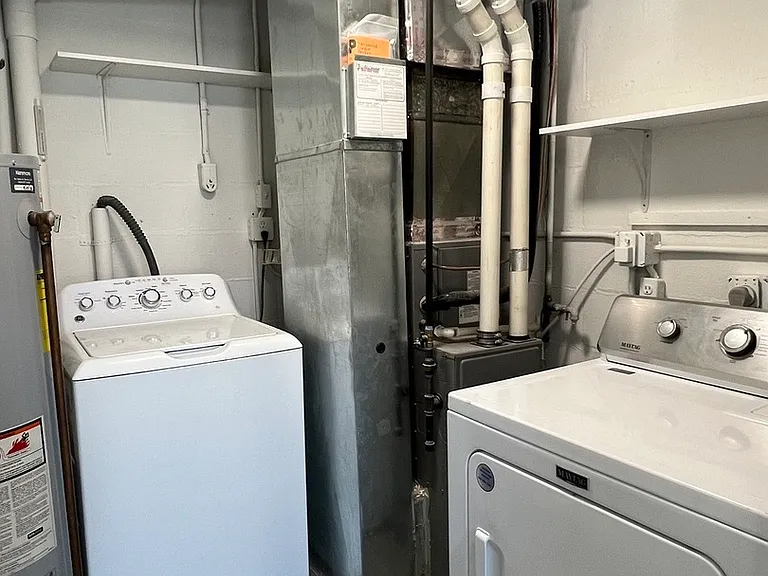 407 E Abe St — Photo 12