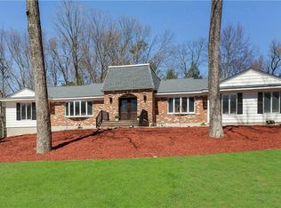 4 Tanglewild Pl, Chappaqua, NY 10514