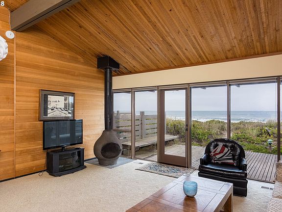 3rd image of 167 Salishan Dr