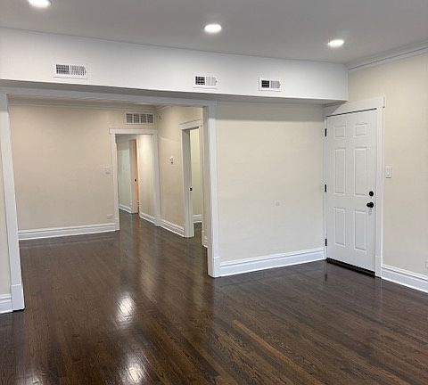 2nd image of 3750 N Sawyer Ave #2