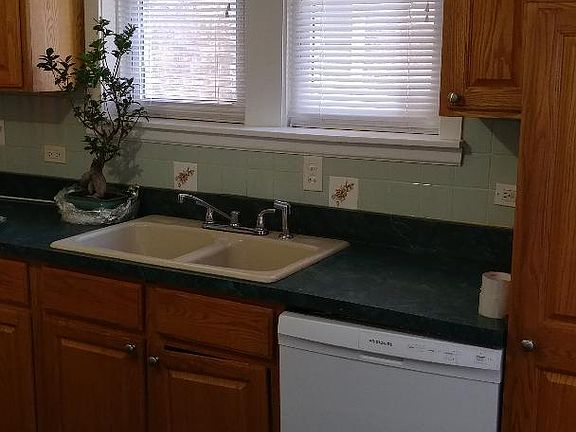 5th image of 7916 Karlov Ave #1