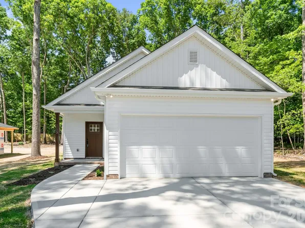 2123 Woodhurst Ln, Albemarle, NC 28001