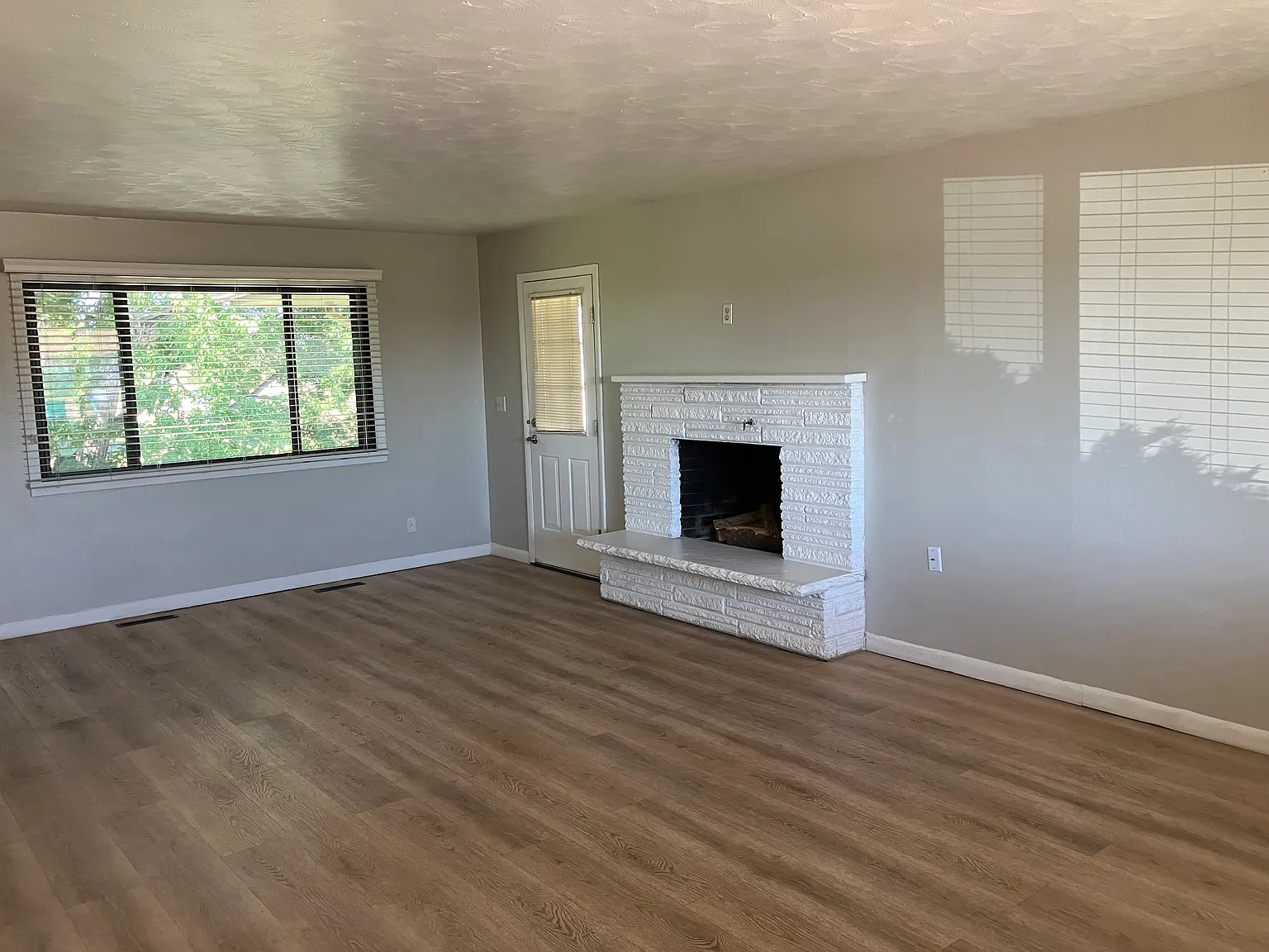 3 bed, 1700 sqft, $1,975 — Photo 1