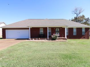 30 Racheal Cv, Lexington, TN 38351