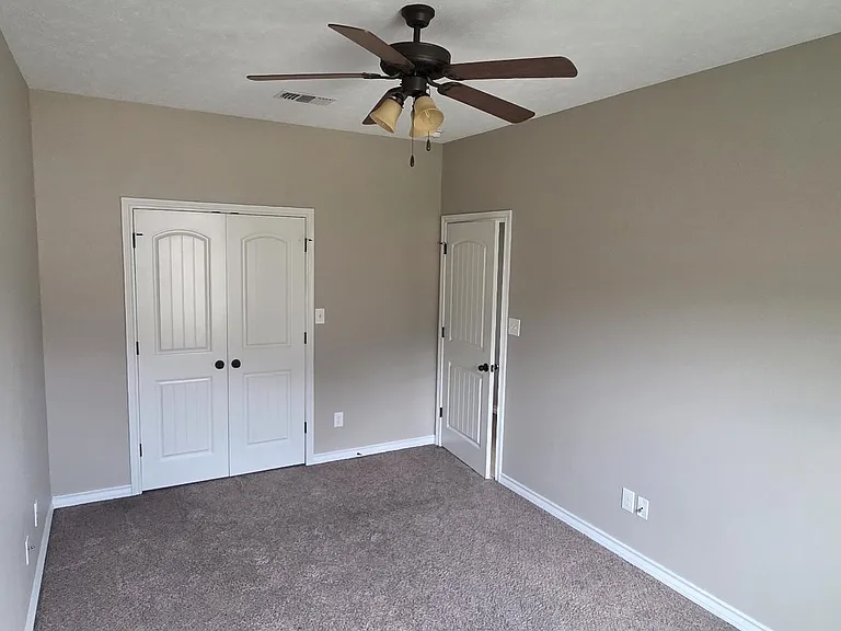 3606 Sylvia Dr — Photo 10